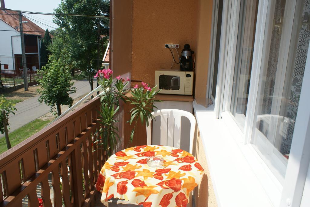 Rona Vendeghaz Hotel Hajduszoboszlo Exterior photo